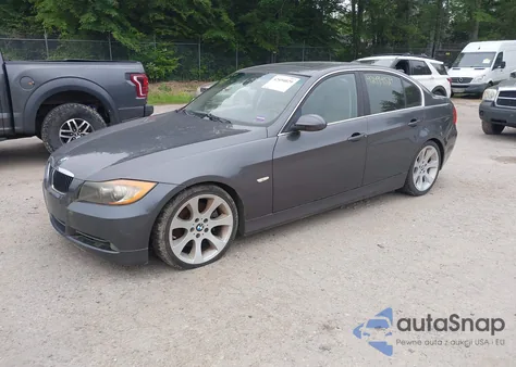 2006 BMW 330 Xi z USA, uszkodzony, nr VIN WBAVD33596AZ86475